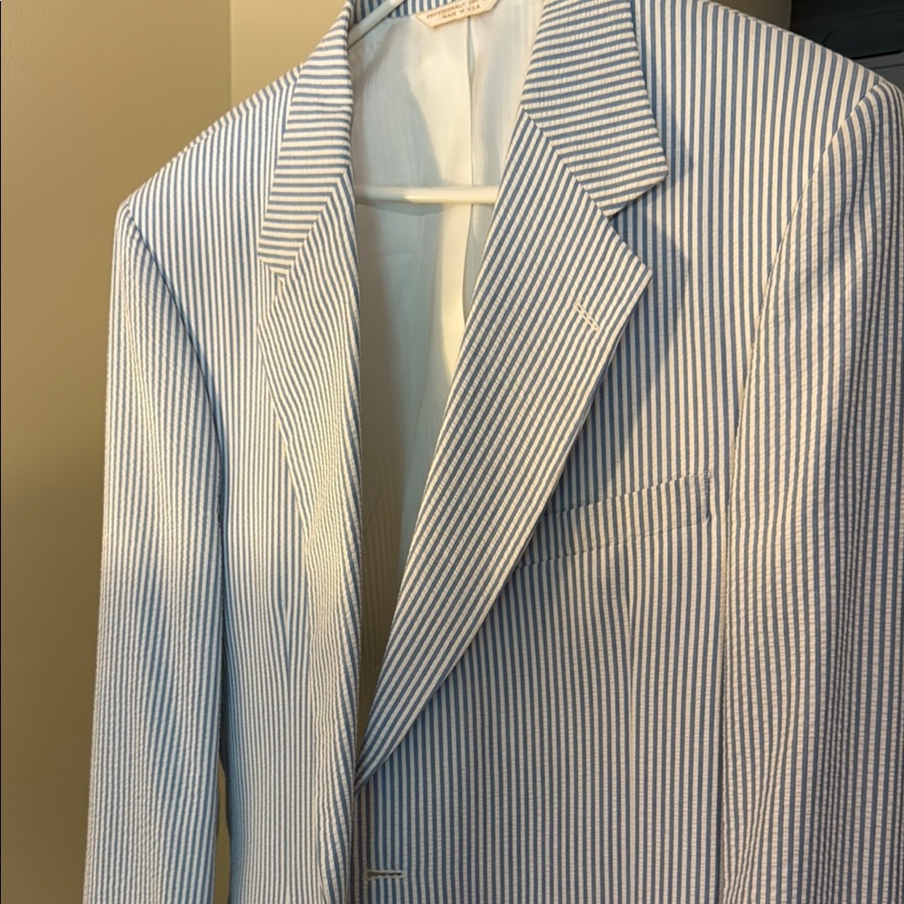 Simons Blue and White Seersucker Sport Coat